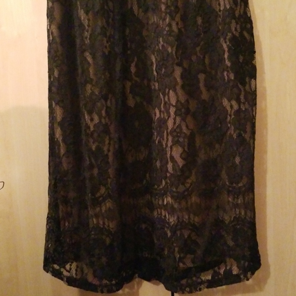 Dress - Picture 3 of 4